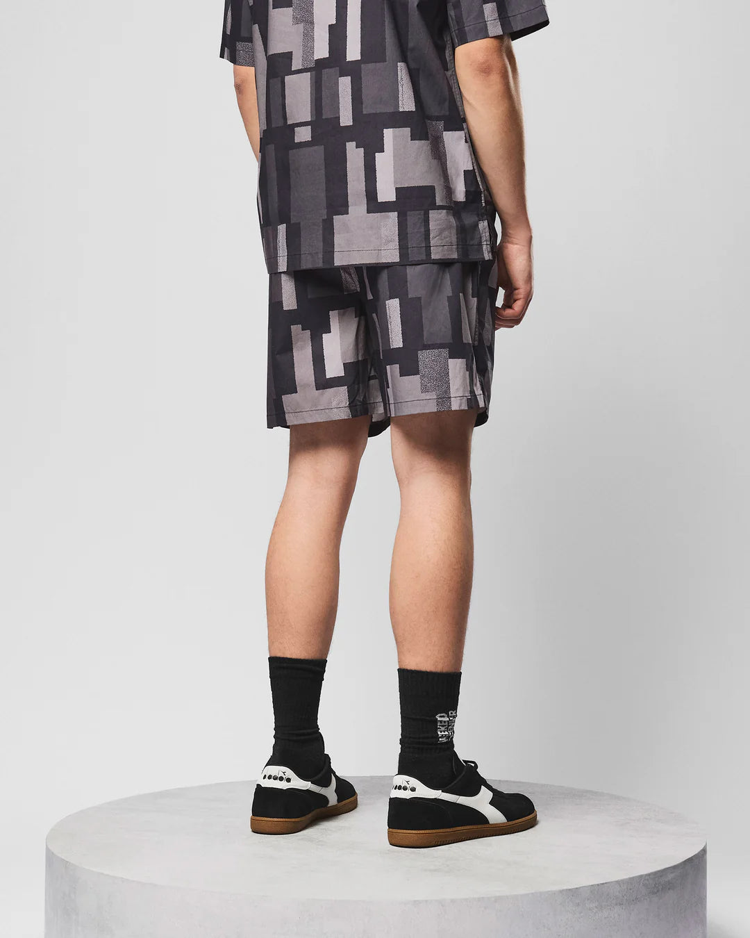 Weekend Offender Ouzou Short