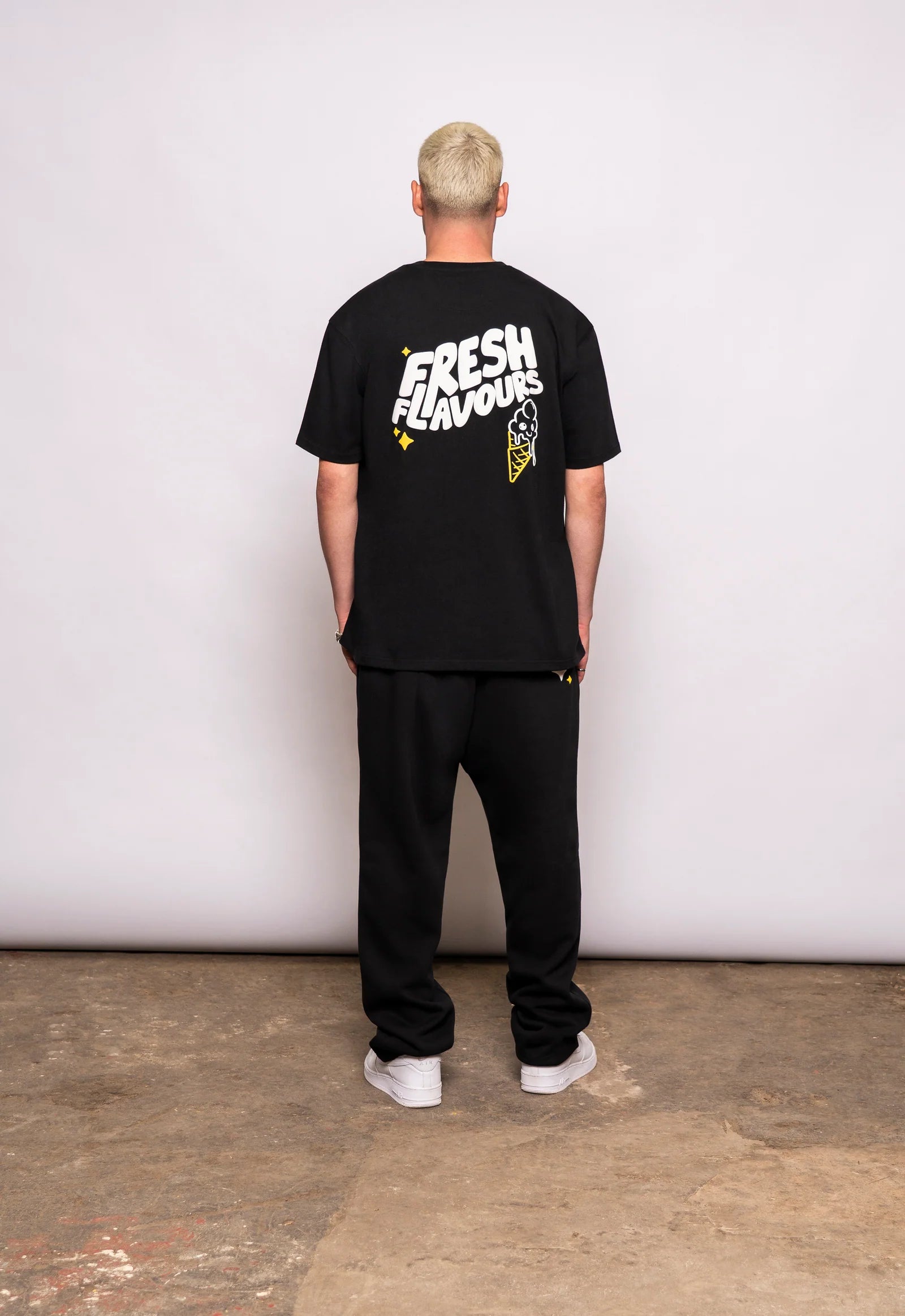 FRESH FLAVOURS BLACK/WHITE