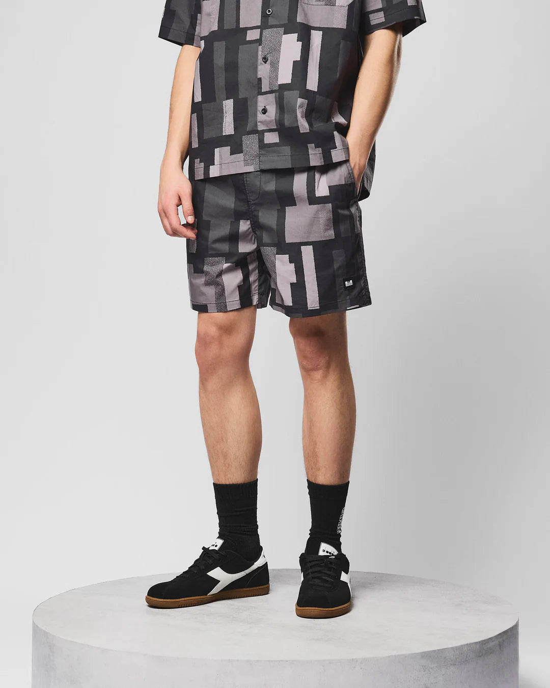 Weekend Offender Ouzou Short